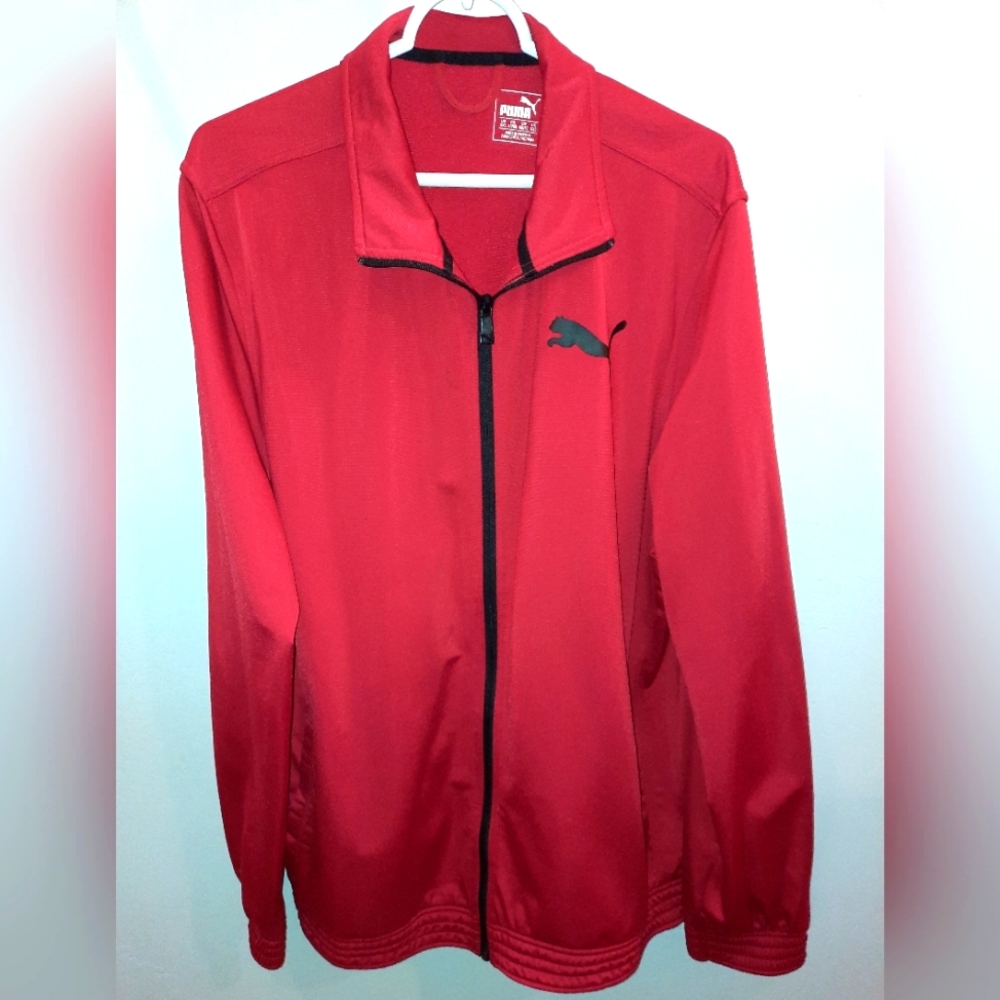 Puma mens XXL zip up collared red and black jacket excellent used condition